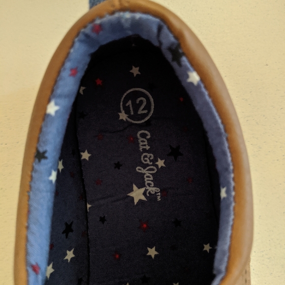 Boys Size 12 Velcro shoes - Picture 3 of 4